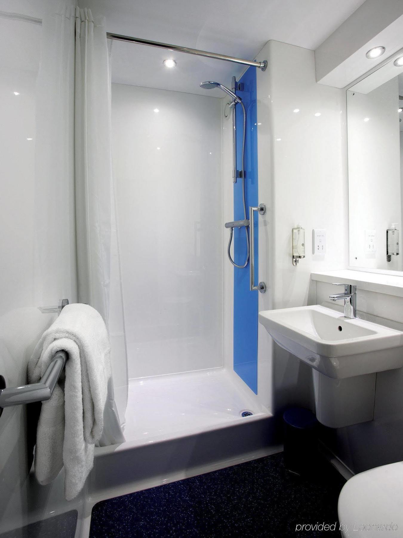 Travelodge Nottingham Central Exterior photo