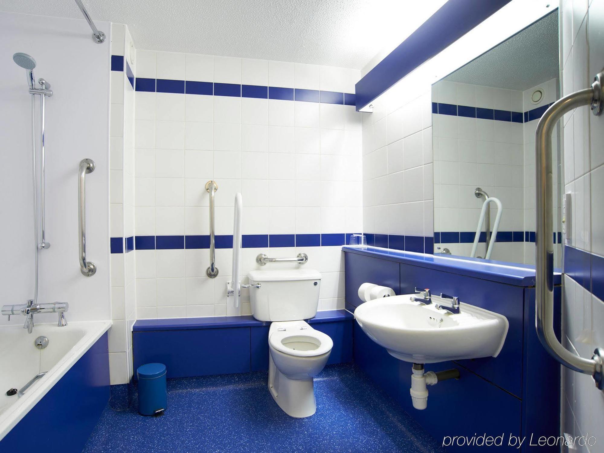 Travelodge Nottingham Central Exterior photo